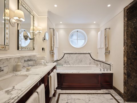 RFH Brown's Hotel - Clara Dow Suite