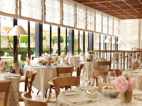 MIL Restaurant