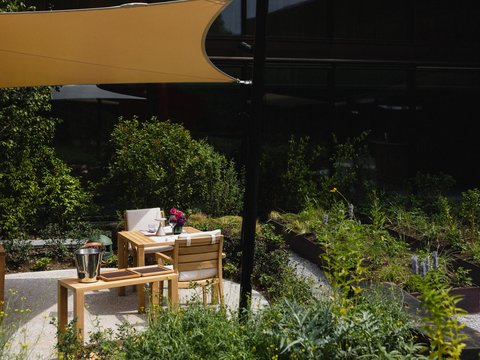 blooms Garden Restaurant