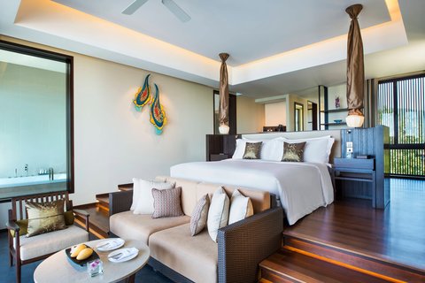 Grand Pool Suite
