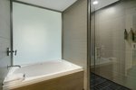 1 Bedroom Bi-level Suite, 1 King, Top floor, Balcony
