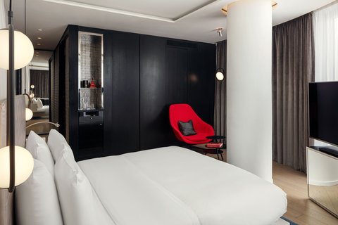 Cool Corner Suite