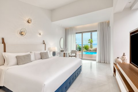 Pavilion Suite Waterfront with Pool