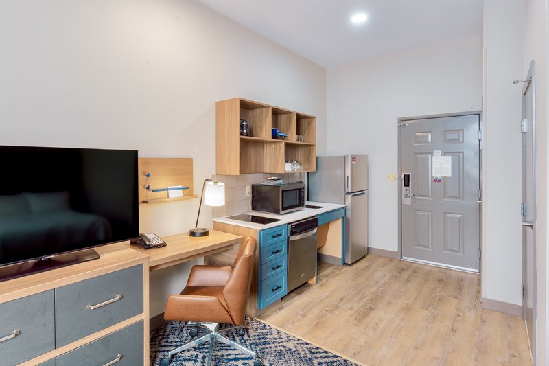 CANDLEWOOD SUITES MOORE