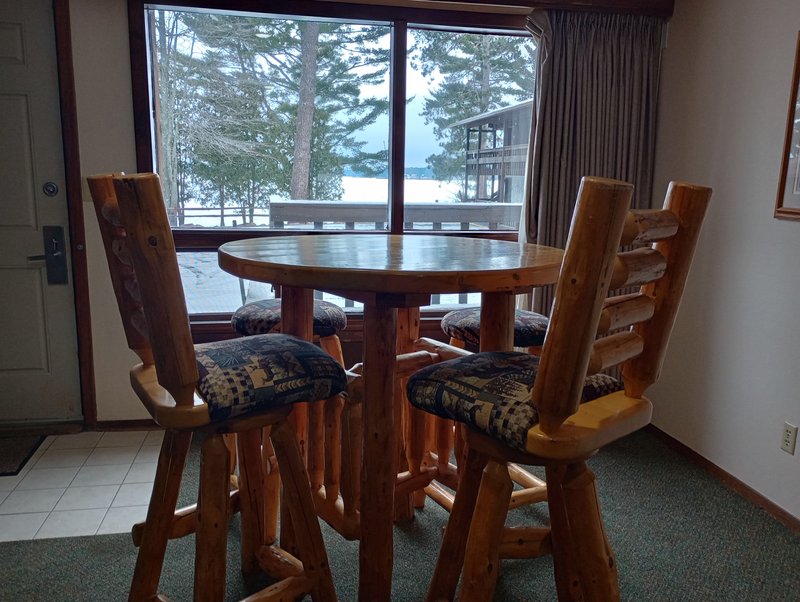 Lake View Two Queen Suite Non Smoking