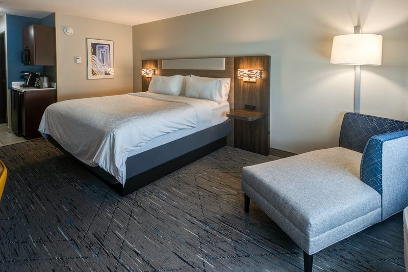 Holiday Inn Express and Suites Salina