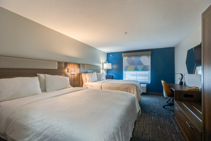 Holiday Inn Express and Suites Salina