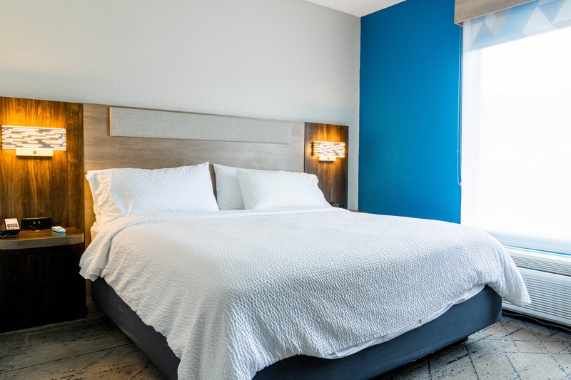 HOLIDAY INN EXP STE HIAWASSEE