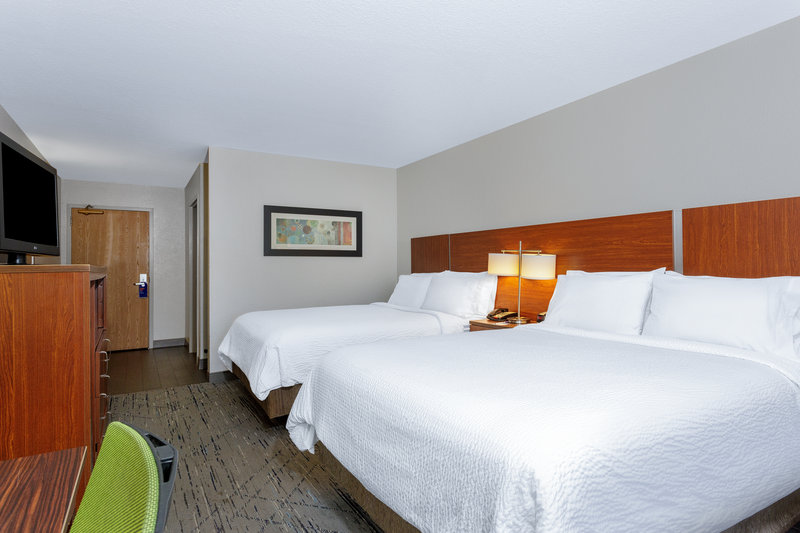 HOLIDAY INN EXPRESS AND SUITE