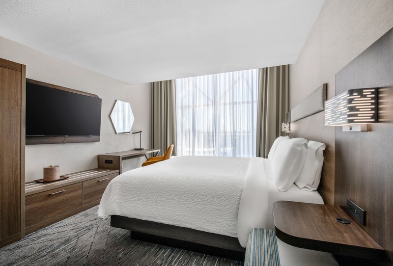 HOLIDAY INN EXPSTE SORRENTOVLY