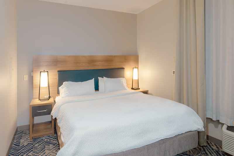 CANDLEWOOD SUITES MOORE