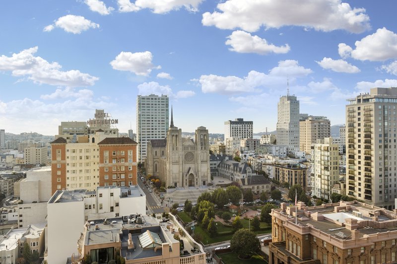 1 King Classic City Scape View