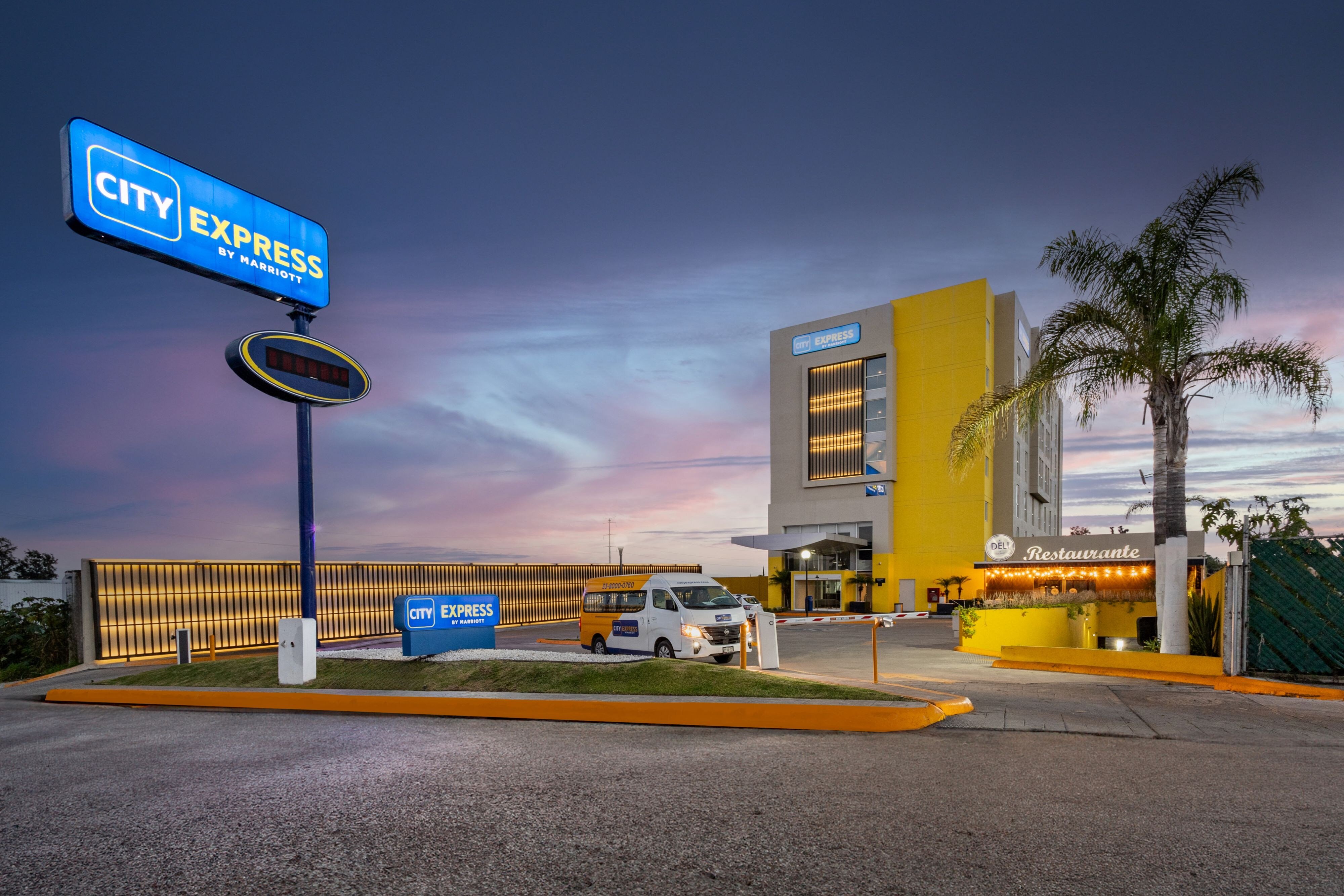 City Express by Marriott Airport