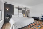 Upgraded View, Guest room, 1 King, City view, Balcony