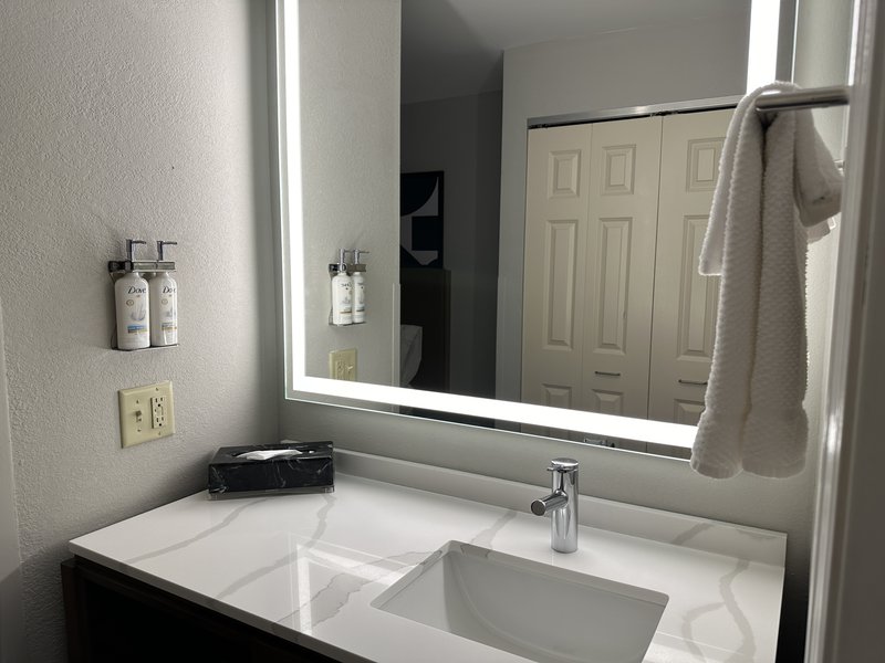 STAYBRIDGE SUITES WEST OCONOMO