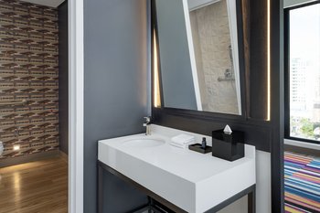 Urban, Guest room, 1 King, City view