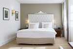 Superior, Larger Guest room, 1 King, Garden view