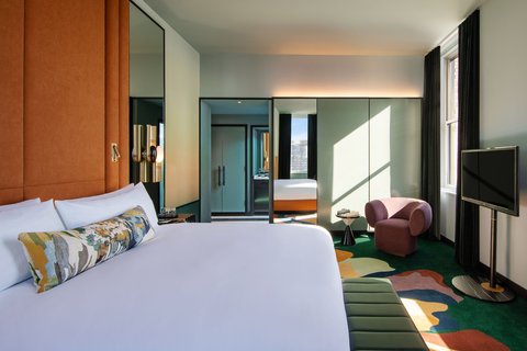 Premier Deluxe King Guest Room