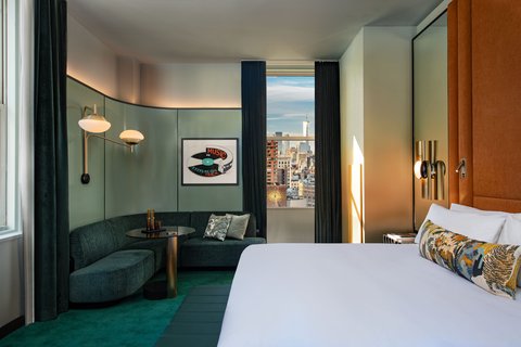 Premier Deluxe Corner King Guest Room -Park View
