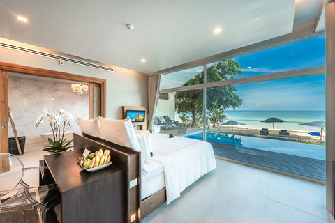 Beachfront Pool Suite