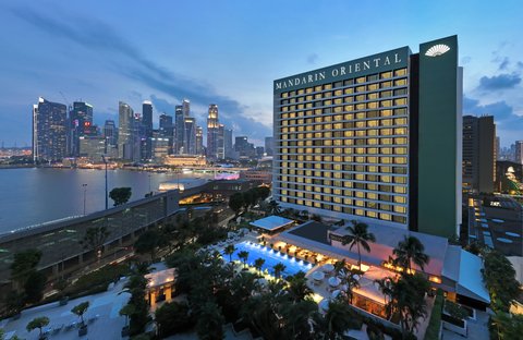 Mandarin Oriental, Singapore Night Facade