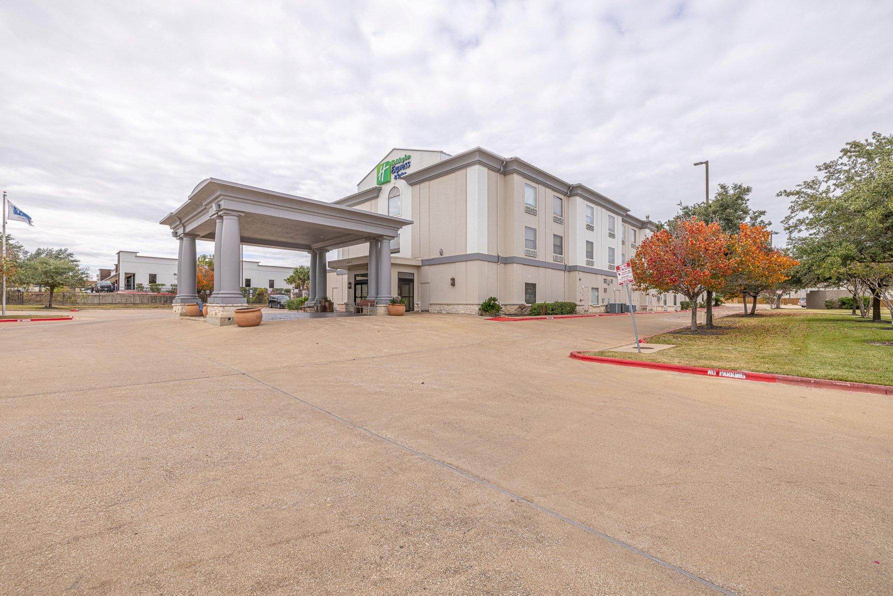 Welcome to our College Station, Texas hotel.
