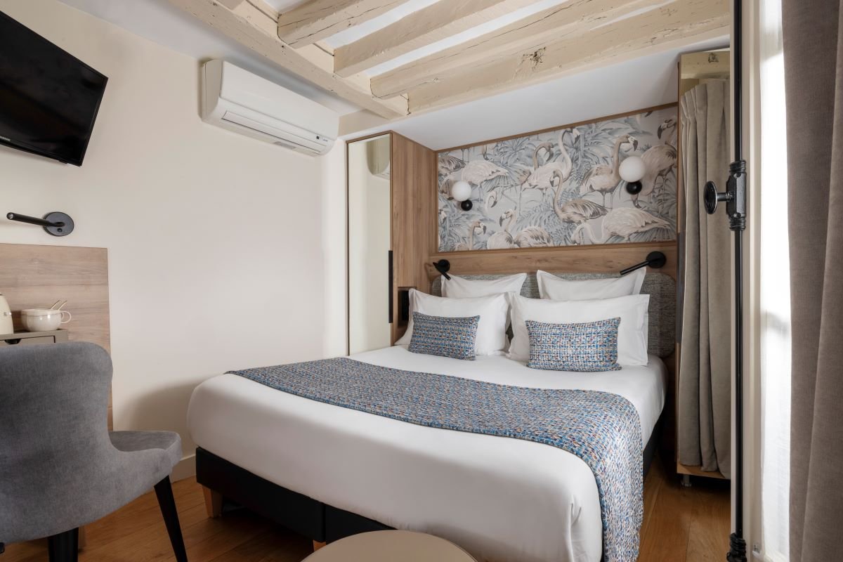 Dream Hotel Opera