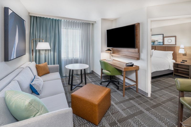 1 BEDROOM 1 KING BED SUITE NONSMOKING