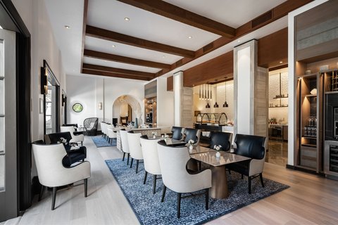 The Ritz-Carlton Club Lounge