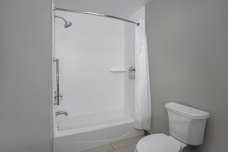 HOLIDAY INN EXP STES CLINTON