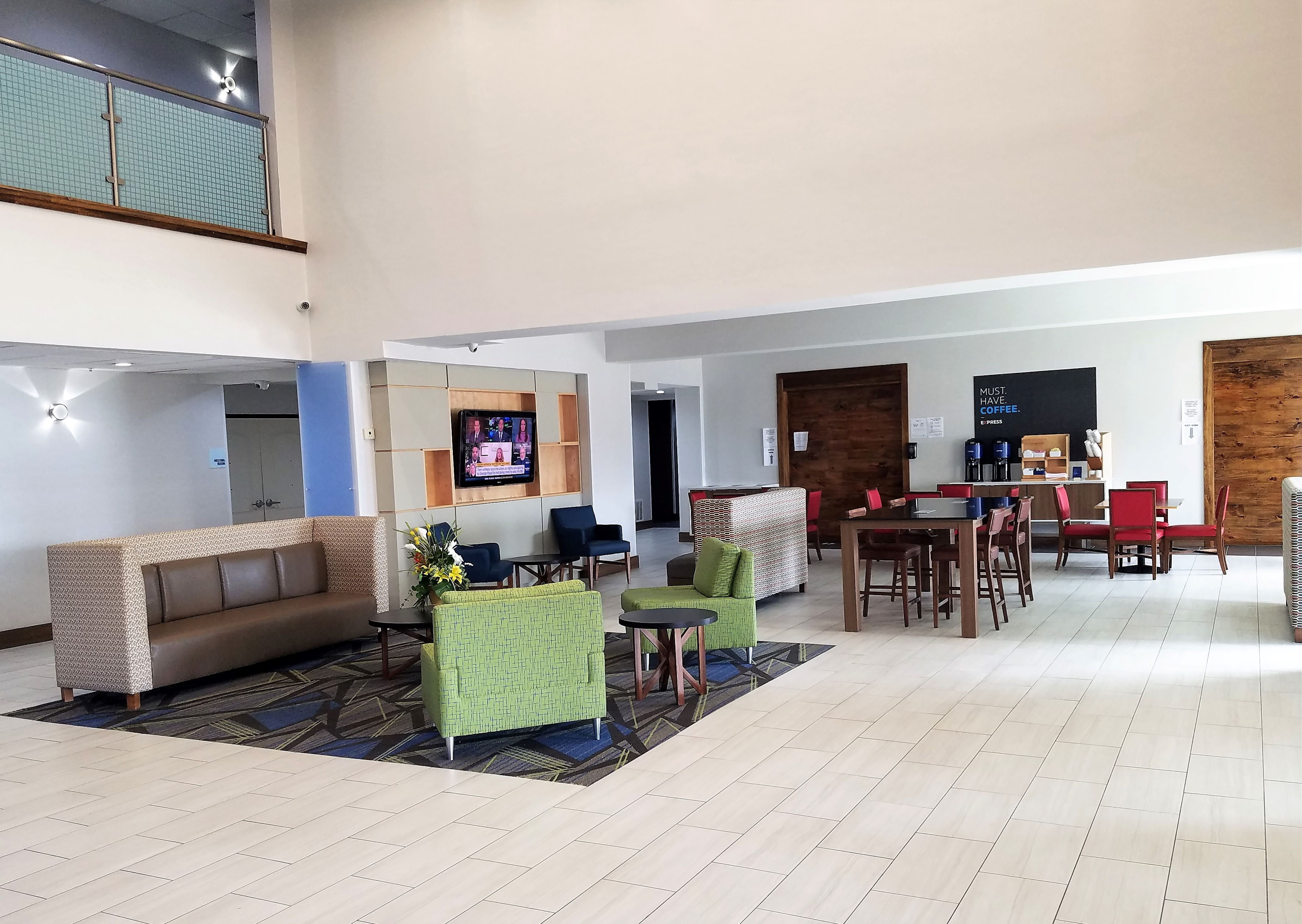 Holiday Inn Express & Suites Dallas East