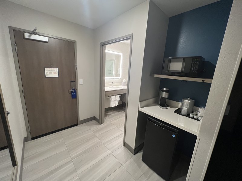 Holiday Inn Express and Suites Tomah