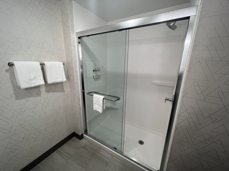 Holiday Inn Express and Suites Tomah