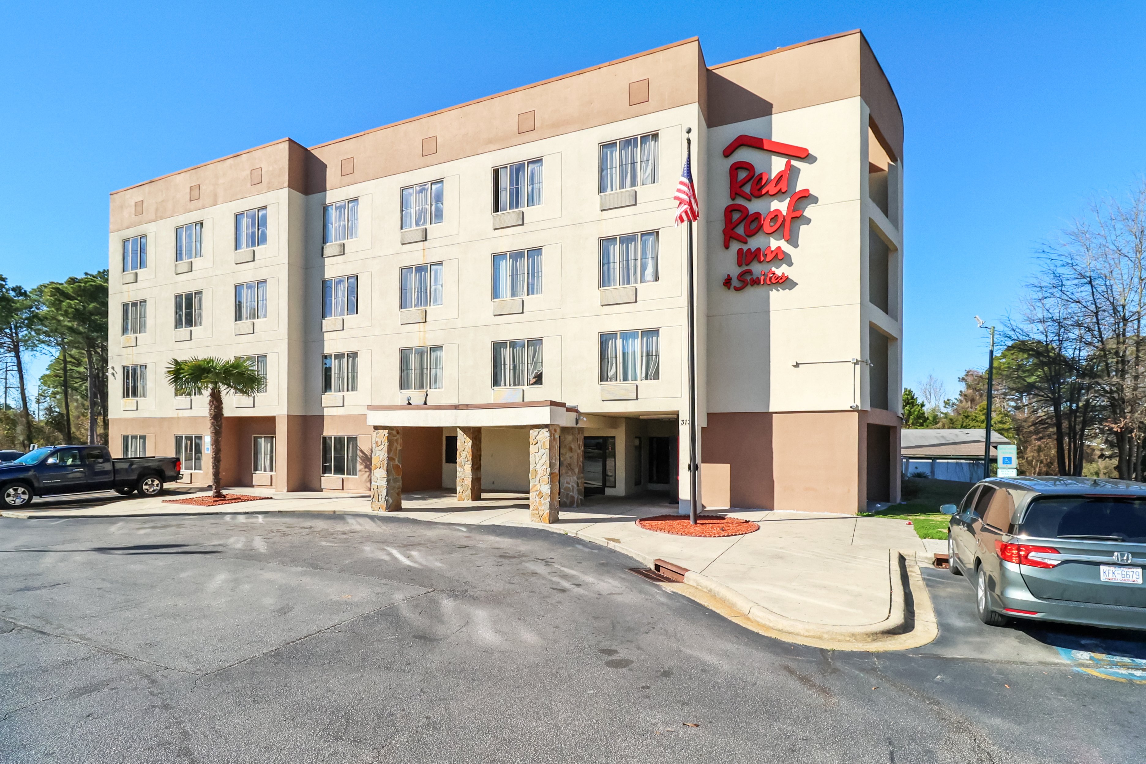 Red Roof Suites Fayetteville-Fort Bragg