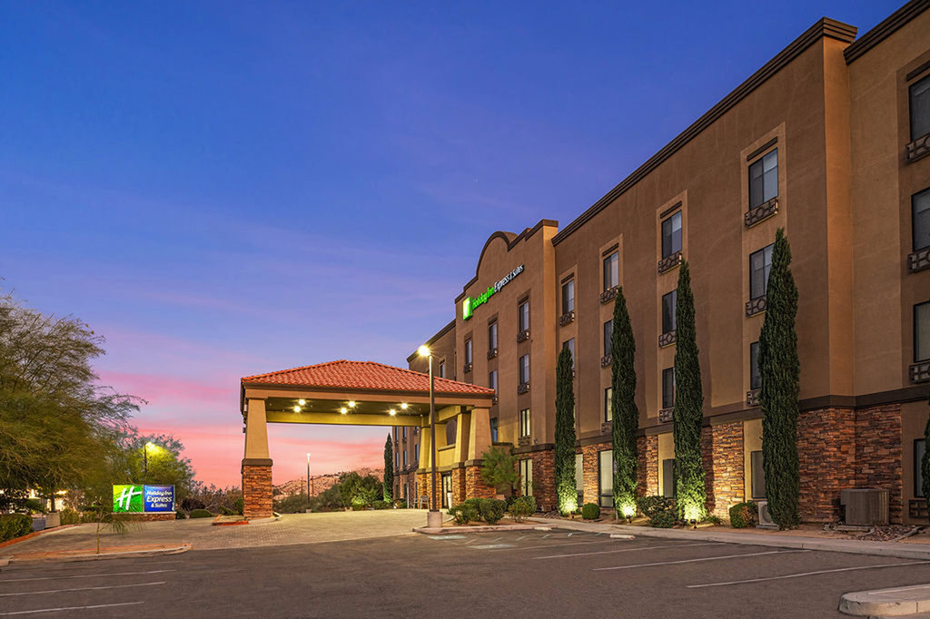 Holiday Inn Express Twentynine Palms offers complimentary parking