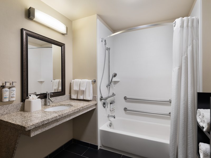 STUDIO STE 2BD HEAR ACCESSIBLE TUB NOSMK