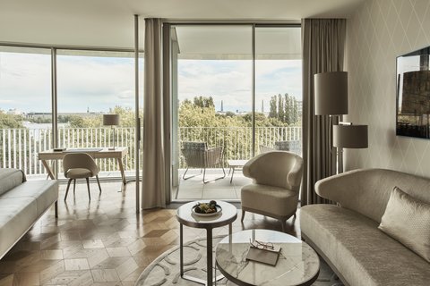 The Fontenay Room Comp