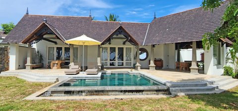 Exclusive Pool Villa Exterior