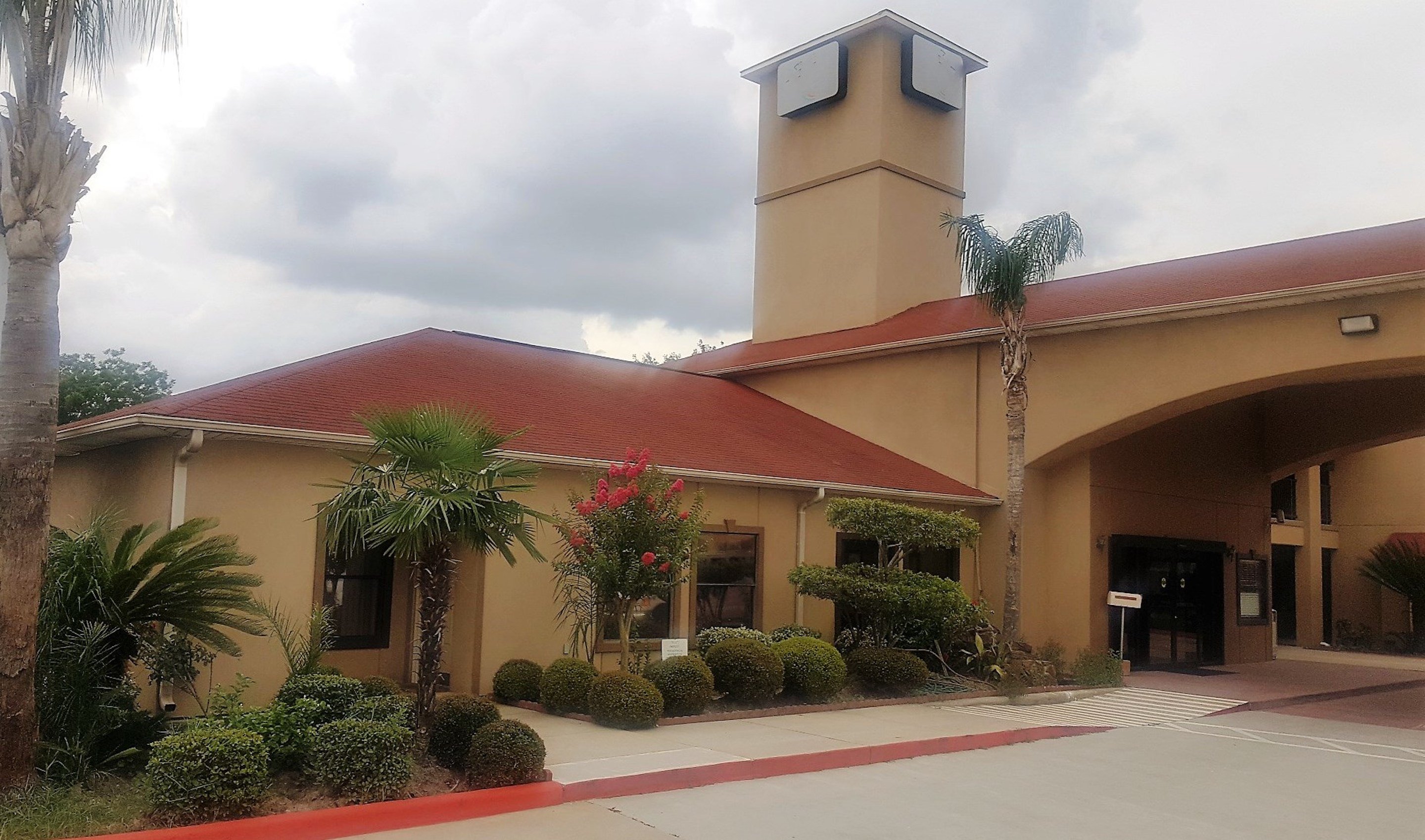 Red Roof Inn & Suites Houston-Humble IAH