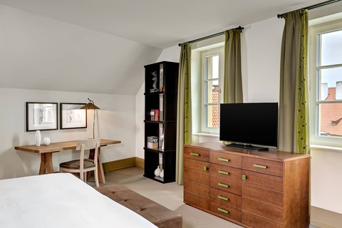 Junior Suite Bedroom - King Bed