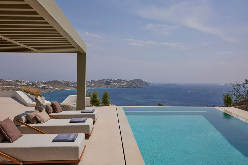 Bill And Coo Suites And Lounge