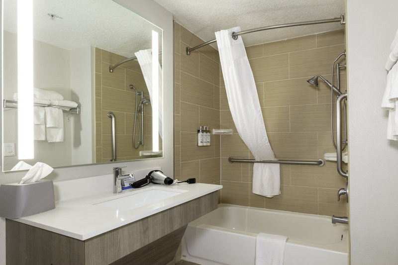 KING HEAR MOBILITY ACCESSIBLE TUB NOSMK