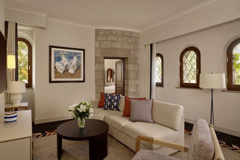 Classic Suite - Living Area