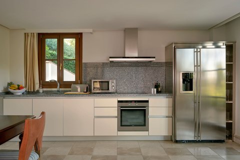 Villa Suite - Kitchen