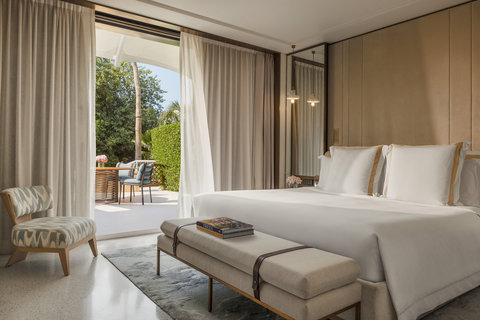 Jumeirah Beach Hotel Family Garden Suite Master Bedroom