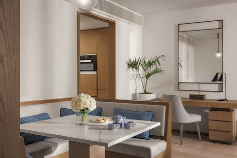 Jumeirah Beach Hotel Family Garden Suite Dining Area