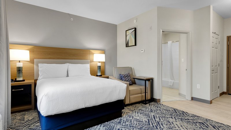 CANDLEWOOD SUITES DOWNTOWN