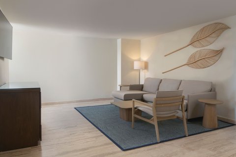Suite living room