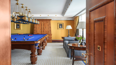 Club One Bedroom Suite