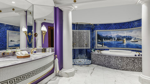 Club One Bedroom Suite